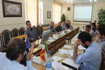 دوره آموزشی تب برفکی با حضورروئسای ادارت دامپزشکی ،معاونین وکارشناسان مدیریت وبهداشت بیماریهای دامی 