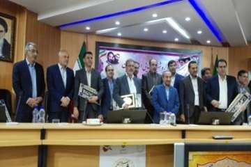 دریافت لوح تقدیردکتر سعیدی مدیرکل محترم دامپزشکی استان سمنان  از استاندار سمنان جهت کسب عنوان دستگاه