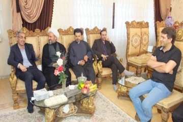 دیدارمدیرکل دامپزشکی استان سمنان  به اتفاق هیئت همراه با خانواده جانباز خطیبی 13/7/95