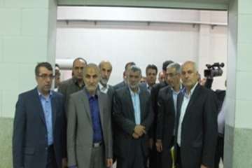 بازدید وزیر جهادکشاورزی واستاندارسمنان ورئیس سازمان دامپزشگی کشورازکشتارگاه طیورپرسپیدشهرستان گرمسار