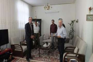 دیداردکتر سعیدی مدیر کل دامپزشکی استان سمنان  وهیئت همراه از خانواده همکاربازنشسته کیاء 30خرداد96