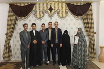دیدار مدیر کل دامپزشکی استان سمنان از خانواده شهید والامقام سعیدی در شهرستان مهدیشهر