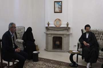 دیدار مدیر کل دامپزشکی استان سمنان از خانواده شهید والامقام سعیدی در شهرستان مهدیشهر