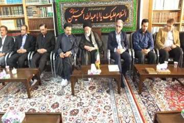 دیدارمدیر کل دامپزشکی استان با جمعی از پرسنل اداره کل دامپزشکی استان با ایت الله شاهچراغی نماینده ول