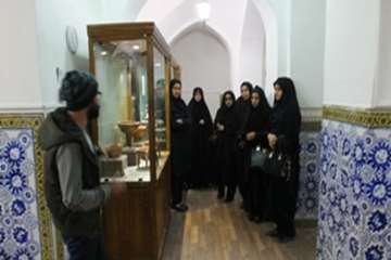 بازدید بانوان شاغل اداره کل دامپزشکی استان سمنان از موزه گرمابه پهنه شهرستان سمنان