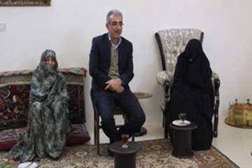 دیدار مدیر کل دامپزشکی استان سمنان از خانواده شهید والامقام سعیدی در شهرستان مهدیشهر
