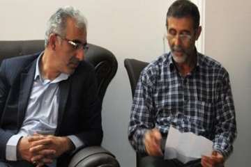 بازدید دکتر سعیدی به اتفاق هیئت همراه از خانواده محترم همکار بازنشسته اداره آقای جهانشیر 16مهر 96به 