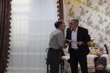 دیدار مدیرکل دامپزشکی استان سمنان به اتفاق هیئت همراه از خانواده همکار بازنشسته آقای محمدخانی