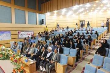سخنرانی دکتر سعیدی مدیر کل دامپزشکی استان درمراسم بزرگداشت روز ملی دامپزشکی در محل دانشکده دامپزشکی 
