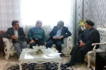 دیدارمدیرکل دامپزشکی استان سمنان  به اتفاق هیئت همراه با خانواده آقای رضوان بیدختی  همکاربازنشسته  ب