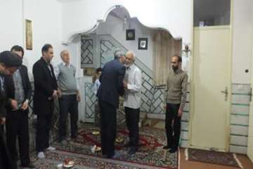دیدارمدیرکل دامپزشکی استان سمنان به اتفاق هیئت همراه از خانواده محترم جانباز قیومی  به مناسبت دهه فج