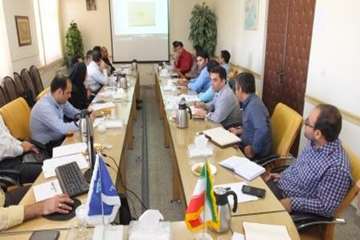دوره آموزشی بهداشت وبیماریهای زنبور عسل باحضورکارشناسان طیور،آبزیان وزنبور عسل ادارات دامپزشکی 31/5/