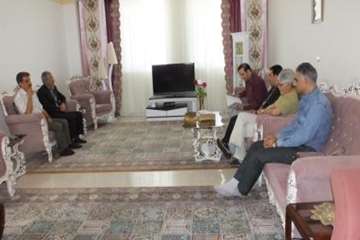 دیداردکتر سعیدی مدیر کل دامپزشکی استان سمنان  وهیئت همراه از خانواده همکاربازنشسته فرحی 30خرداد96