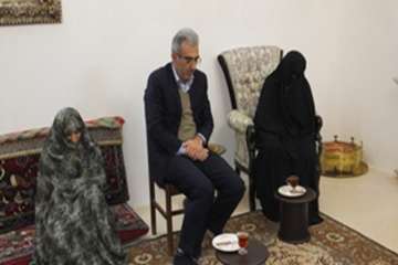 دیدار مدیر کل دامپزشکی استان سمنان از خانواده شهید والامقام سعیدی در شهرستان مهدیشهر