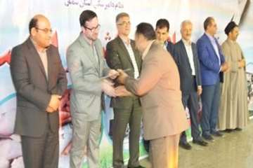 تجلیل از همکاران بازنشسته ادارات دامپزشکی استان  وکارمندان نمونه در مراسم جشن هفته دامپزشکی 7/7/95