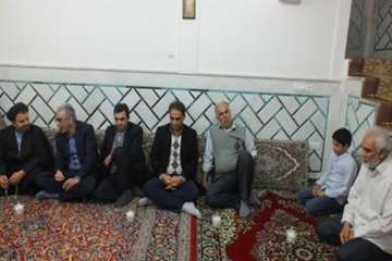 دیدارمدیرکل دامپزشکی استان سمنان به اتفاق هیئت همراه از خانواده محترم جانباز قیومی  به مناسبت دهه فج
