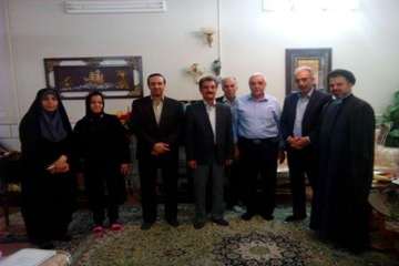 دیدارمدیرکل دامپزشکی استان سمنان  به اتفاق هیئت همراه با خانواده آقای قوشچیان  همکاربازنشسته  به منا