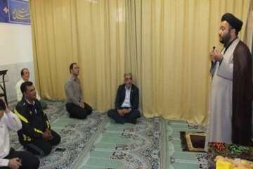 حضور دوچرخه سوار حامل پیام وپرچم متبرک شده عتبات وعالیات مزین به تمثال مبارک شهدادر اداره کل دامپزشک