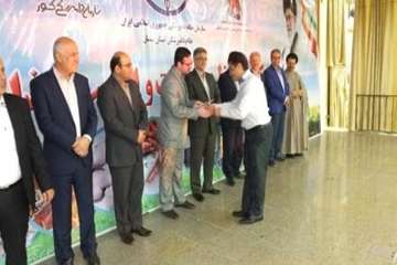 تجلیل از همکاران بازنشسته ادارات دامپزشکی استان  وکارمندان نمونه در مراسم جشن هفته دامپزشکی 7/7/95