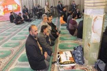 حضورکاروان انقلاب اداره کل دامپزشکی استان سمنان به مناسبت ایام ا.. دهه فجردرمسجد روستای خیرآبادسمنان