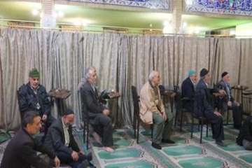 حضورکاروان انقلاب اداره کل دامپزشکی استان سمنان به مناسبت ایام ا.. دهه فجردرمسجد روستای خیرآبادسمنان