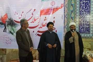 حضورکاروان انقلاب اداره کل دامپزشکی استان سمنان به مناسبت ایام ا.. دهه فجردرمسجد روستای خیرآبادسمنان