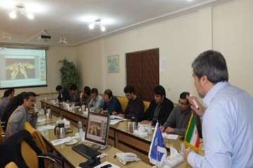 برگزاری دوره آموزشی بیماری VHS و مدیریت آن در کشور در اداره کل دامپزشکی استان سمنان 94/12/11