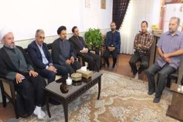 دیدارمدیرکل دامپزشکی استان سمنان  به اتفاق هیئت همراه با خانواده جانباز مقیمیان  13/7/95