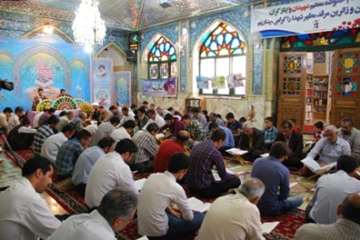 مراسم جز خوانی قرآن کریم با حضور پرسنل اداره کل ودامپزشکی شهرستان سمنان در امام زاده یحیی سمنان