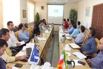 دوره آموزشی بهداشت وبیماریهای زنبور عسل باحضورکارشناسان طیور،آبزیان وزنبور عسل ادارات دامپزشکی 31/5/