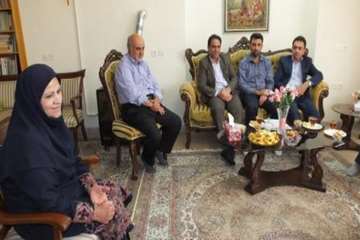 دیدار دکتر سعیدی مدیر کل محترم دامپزشکی استان سمنان به اتفاق هیئت همراه از خانواده محترم رسرکارخانم 
