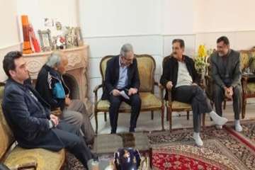 دیدارمدیرکل دامپزشکی استان سمنان با آقای ساعدی همکاربازنشسته سمنان 1/11/94