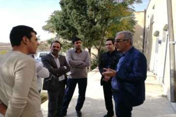 بازدید دکتر سعیدی مدیرکل دامپزشکی استان سمنان ازیک فرم جوجه کشی واقع درشهر ایوانکی   17آبان 96