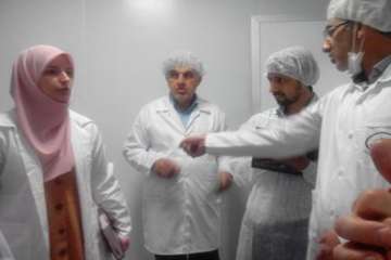 بازدید دکترسعیدی مدیرکل دامپزشکی استان به اتفاق دکترمهدوی نژادمدیرکل دفتردارو ودرمان سازمان دامپزشکی