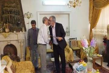 دیدار مدیرکل دامپزشکی استان سمنان به اتفاق هیئت همراه از خانواده همکار بازنشسته آقای فامیلی