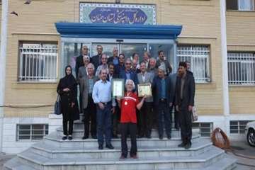 نشست صمیمی مدیرکل دامپزشکی استان سمنان با همکاران بازنشسته به مناسبت روز ملی دامپزشکی 14 مهر 97