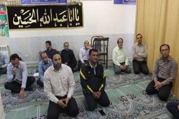 حضور دوچرخه سوار حامل پیام وپرچم متبرک شده عتبات وعالیات مزین به تمثال مبارک شهدادر اداره کل دامپزشک