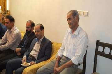 دیدار مدیرکل دامپزشکی استان سمنان به اتفاق هیئت همراه از خانواده همکار بازنشسته آقای فامیلی