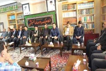 دیدارمدیر کل دامپزشکی استان با جمعی از پرسنل اداره کل دامپزشکی استان با ایت الله شاهچراغی نماینده ول