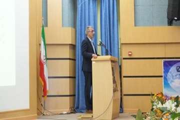سخنرانی دکتر سعیدی مدیر کل دامپزشکی استان درمراسم بزرگداشت روز ملی دامپزشکی در محل دانشکده دامپزشکی 