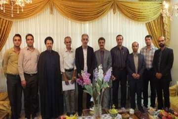 دیدار مدیرکل دامپزشکی استان سمنان به اتفاق هیئت همراه از خانواده همکار بازنشسته آقای فامیلی