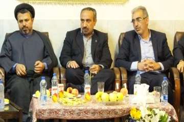 حضورجناب آقای دکتر خبازاستاندار محترم ومحبوب استان سمنان درجمع کارکنان دامپزشکی استان به مناسبت 14 م