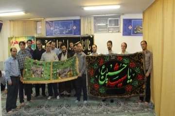 حضور دوچرخه سوار حامل پیام وپرچم متبرک شده عتبات وعالیات مزین به تمثال مبارک شهدادر اداره کل دامپزشک