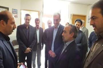 بازدیددکترخبازاستاندارسمنان  از محل کارپرسنل اداره کل 14/7/95