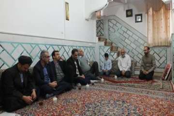 دیدارمدیرکل دامپزشکی استان سمنان به اتفاق هیئت همراه از خانواده محترم جانباز قیومی  به مناسبت دهه فج