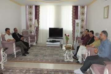 دیداردکتر سعیدی مدیر کل دامپزشکی استان سمنان  وهیئت همراه از خانواده همکاربازنشسته فرحی 30خرداد96