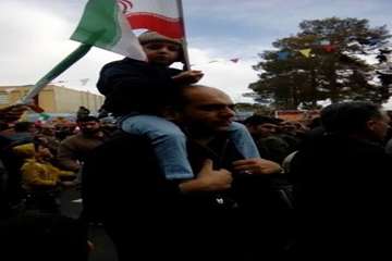 حضورپرسنل اداره کل دامپزشکی استان سمنان دراهپیمایی 22بهمن 94همراه باگلواژه ها