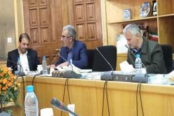جلسه ستاداستانی کنترل وپیشگیری آنفلوانزای فوق حاد پرندگان به ریاست دکتر خباز استاندارسمنان دراستاندا