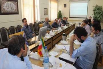 دوره آموزشی تب برفکی با حضورروئسای ادارت دامپزشکی ،معاونین وکارشناسان مدیریت وبهداشت بیماریهای دامی 
