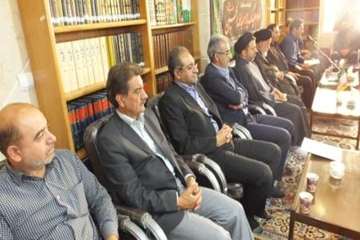 دیدارمدیر کل دامپزشکی استان با جمعی از پرسنل اداره کل دامپزشکی استان با ایت الله شاهچراغی نماینده ول